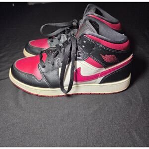 Size 7Y Air Jordan 1 Mid Bread Toe Red White and Black Basketball Sneakers